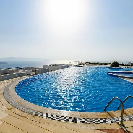 Rent Your Own Luxury With 2 Bedrooms, Bodrum 1004 Apartament *